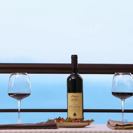 Lion Fountain17 Sea View, Balcony, Free Tennis & Basketball Avlonya