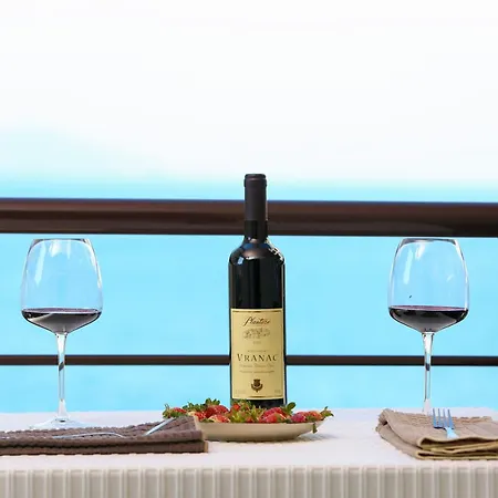 Lion Fountain17 Sea View, Balcony, Free Tennis & Basketball * Avlonya